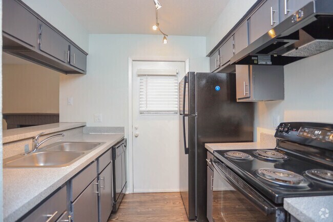 1BR, 1BA - 637SF - Fairwood - Pleasant Creek Apartments