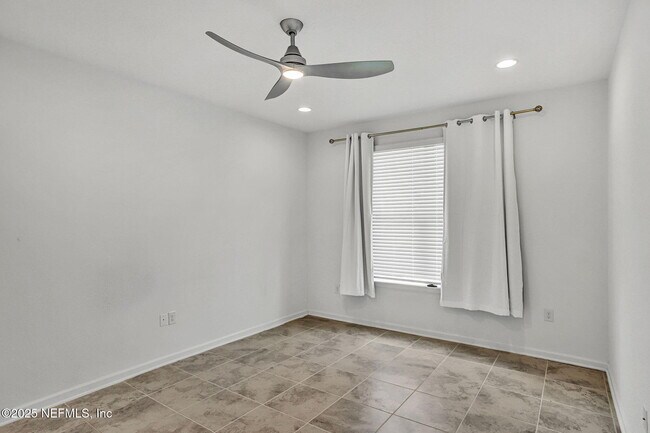 Building Photo - 260 Pine Bluff Dr