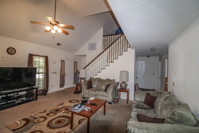 Building Photo - 802 N Taylor Ct