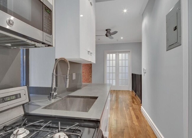 Building Photo - 60 Avenue B