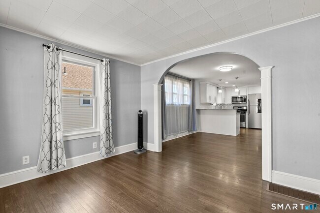 Building Photo - 28 Iver Ave