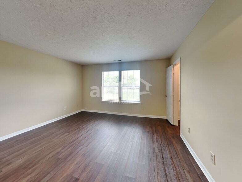 Building Photo - 10917 Snowdrop Way