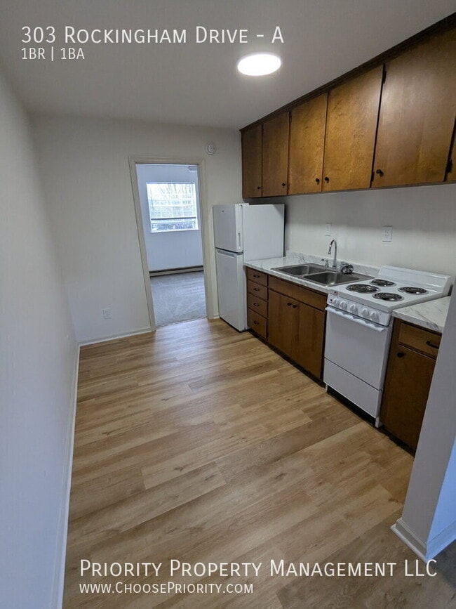 Building Photo - 303 Rockingham Dr