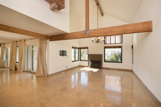 Building Photo - 73318 Shadow Mountain Dr