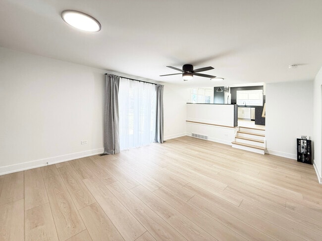 Building Photo - 3103 N Wilshire Ln