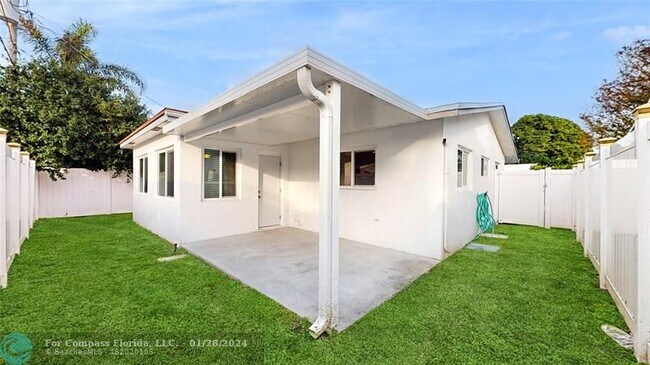 Building Photo - 4573 NW 19th Terrace