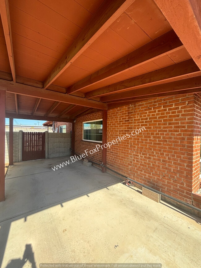 Building Photo - 2627 N Euclid Ave