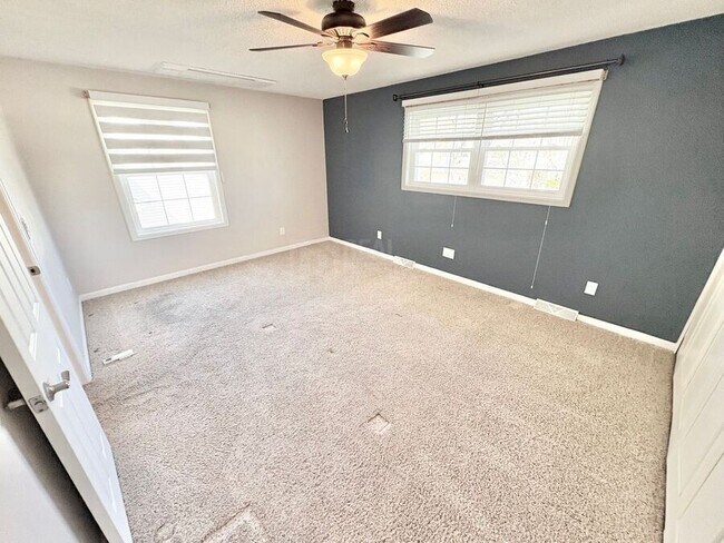 Building Photo - 13982 E Arizona Ave