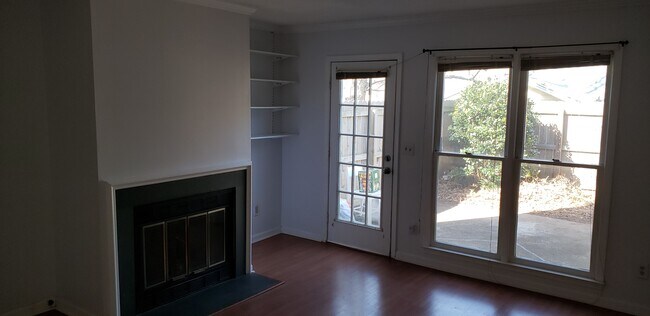 Building Photo - 2538 Cottage Pl