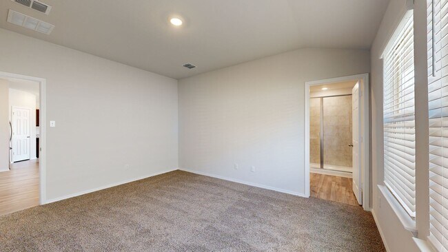 Building Photo - LIKE BRAND NEW HOUSE FOR RENT IN TROY!!!