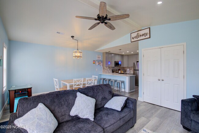 Building Photo - 1883 New River Inlet Rd