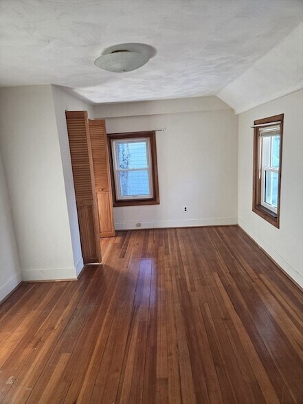 Building Photo - 78 Houghton St