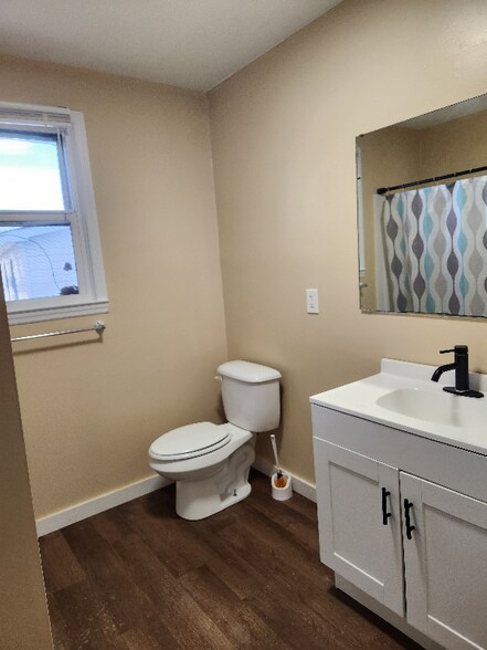 Building Photo - 4835 N Old Laurens Rd