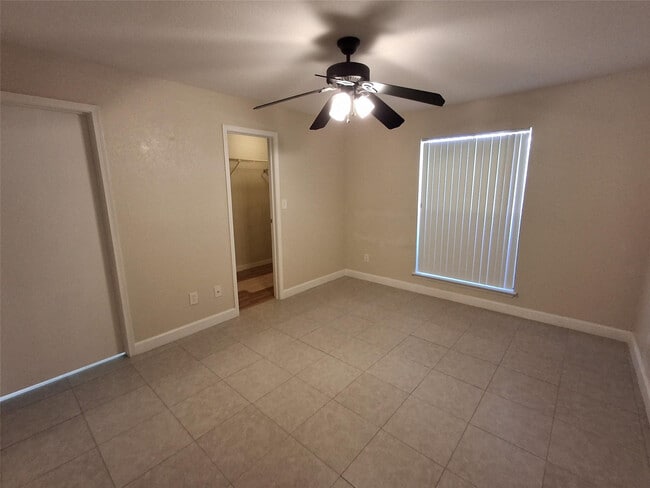 Building Photo - 899 Riverside Dr