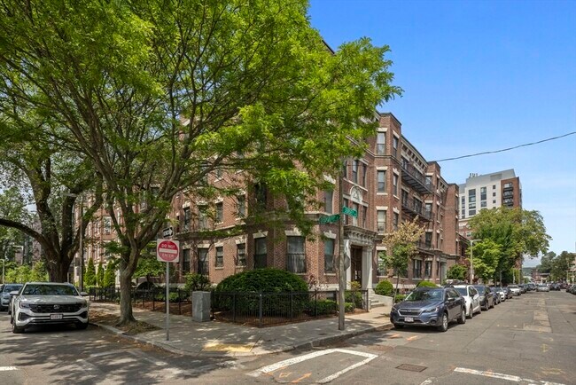 Building Photo - 111 Jersey St
