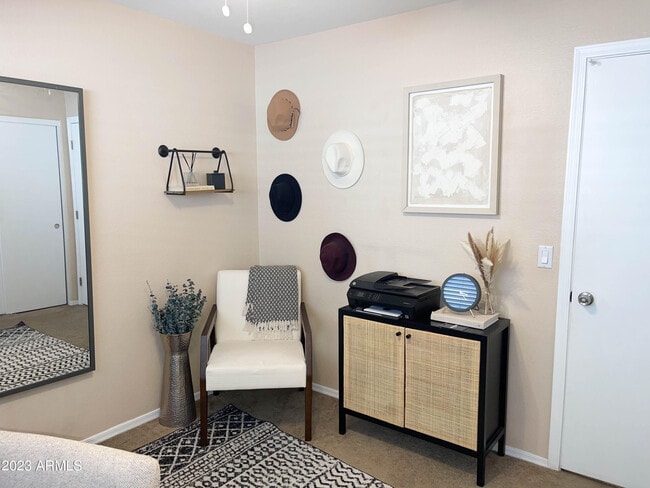 Building Photo - 1077 W Olive Ave