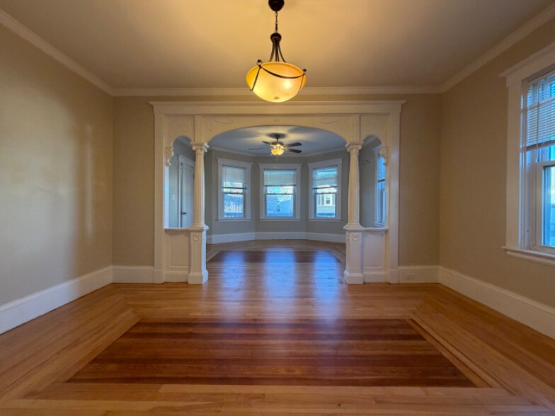 Building Photo - 320 Wood St