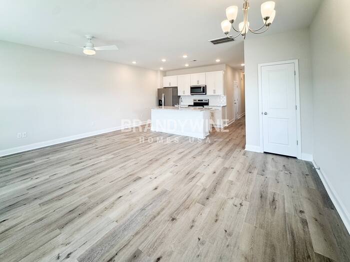 Building Photo - 1008 Wildflower Dr