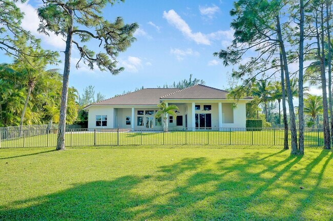 Building Photo - 11985 Carnegie Pl