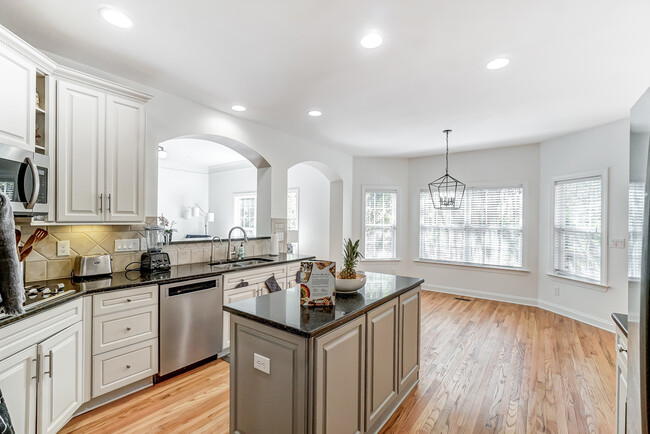 Building Photo - 1024 Patricians Ln