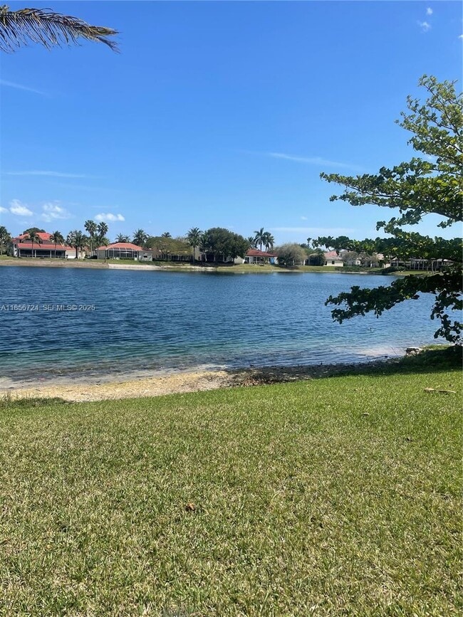 Building Photo - 575 SE 29th Dr