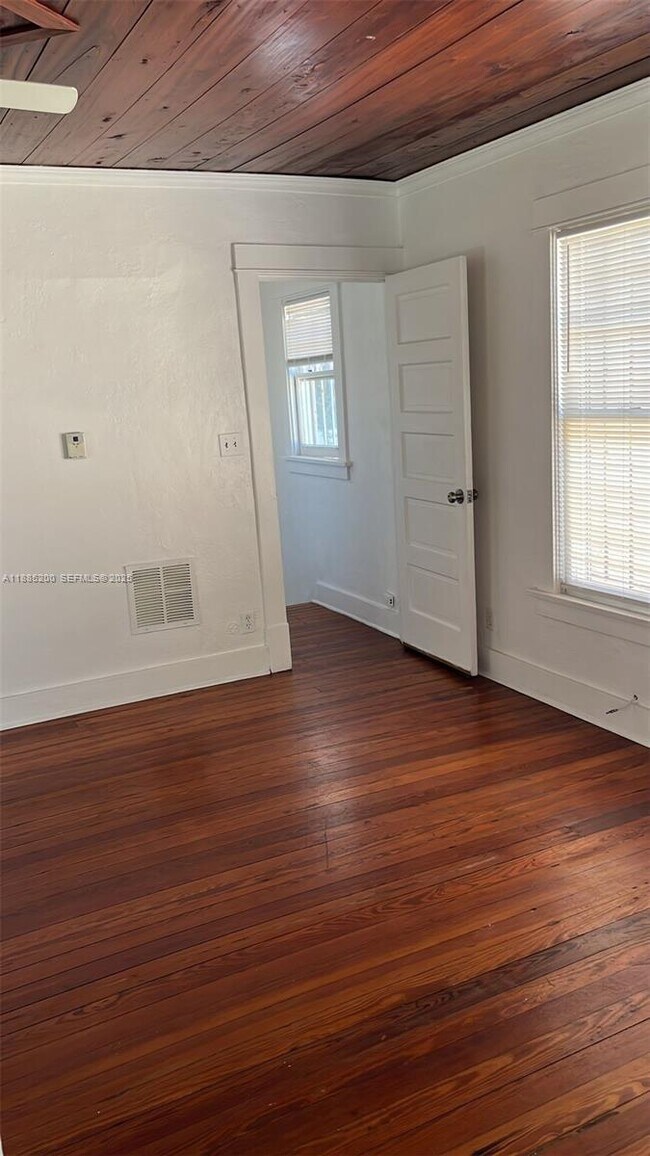 Building Photo - 315 Eucalyptus St