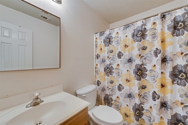 Building Photo - 9805 Tanglebrush Dr