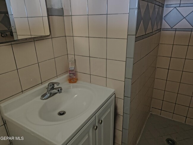 Building Photo - 4908 Blue Ridge Cir