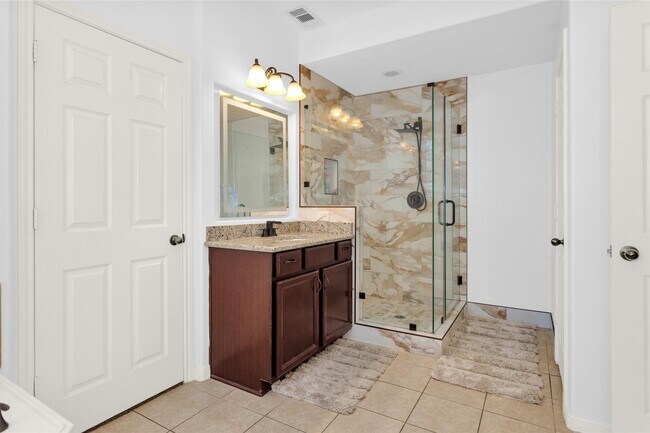 Building Photo - 2944 Auburn Woods Dr