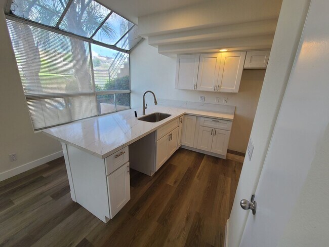 Building Photo - 2 Bed/2.5 Bath plus Large Bonus Room - For...