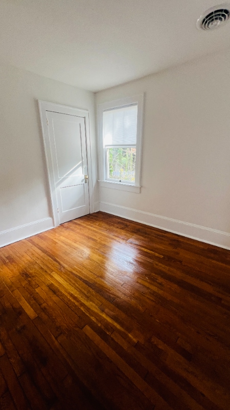 Building Photo - 812 Tyler Ave