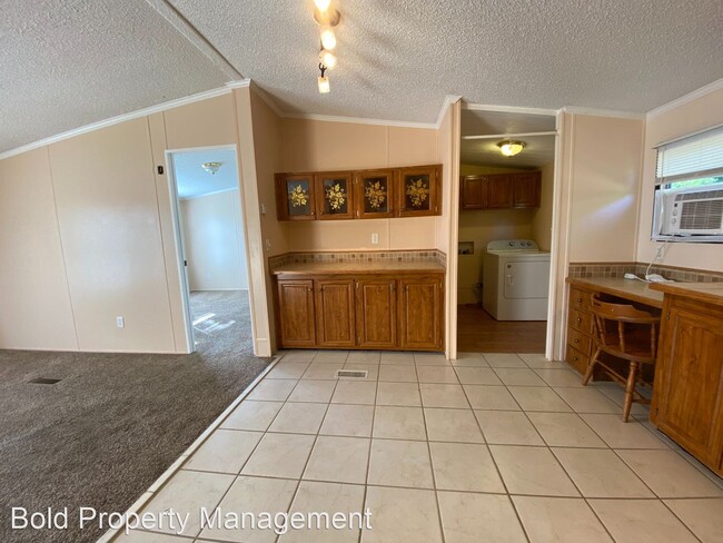 Building Photo - 3 br, 2 bath House - 7 Trailer Dr.