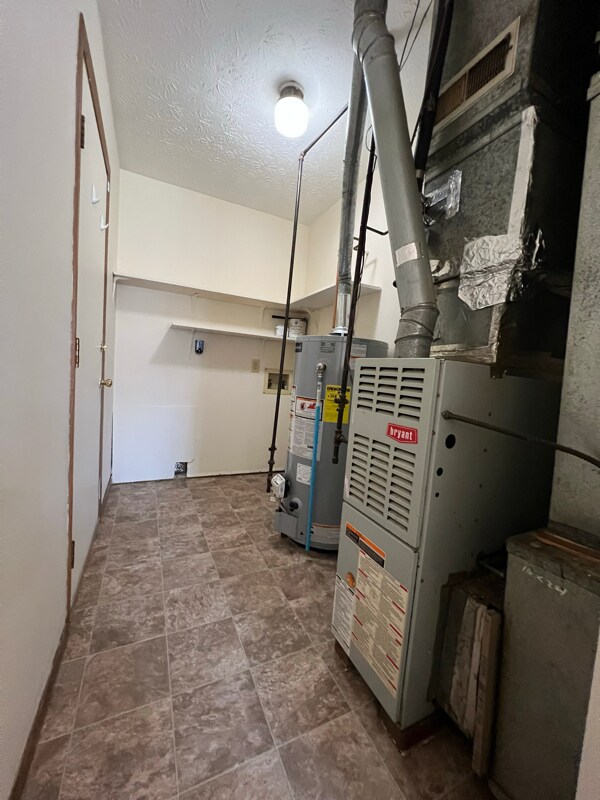 Building Photo - 3930 Deer Lake Way