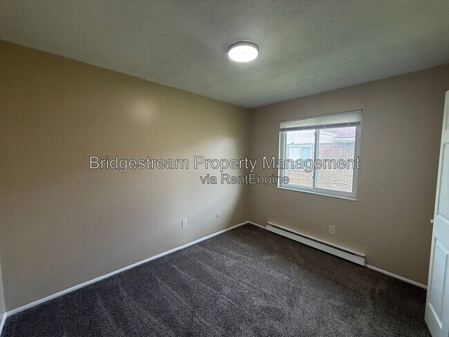 Building Photo - 4650 Wayne Meadows Cir