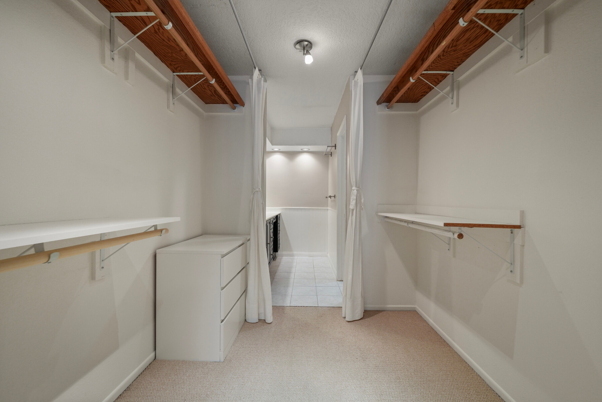 Master bedroom walk in closet - 15231 Magnolia Blvd