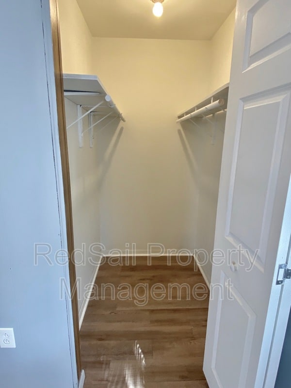 Building Photo - 1006 73rd St