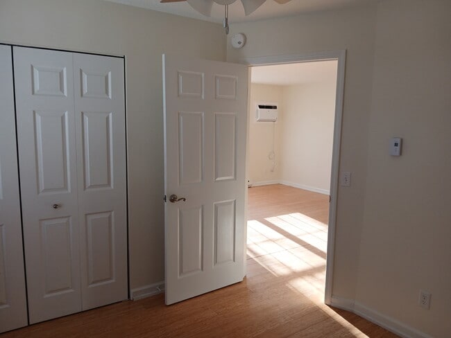 Building Photo - 126 Urbandale Pkwy