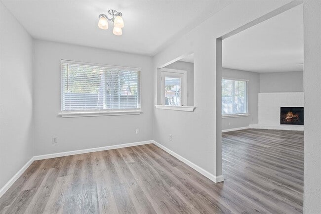 Building Photo - 3930 Leafield Dr