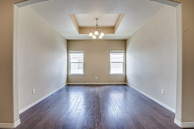 Building Photo - Stunning 5-Bedroom Home with Lake Views in...