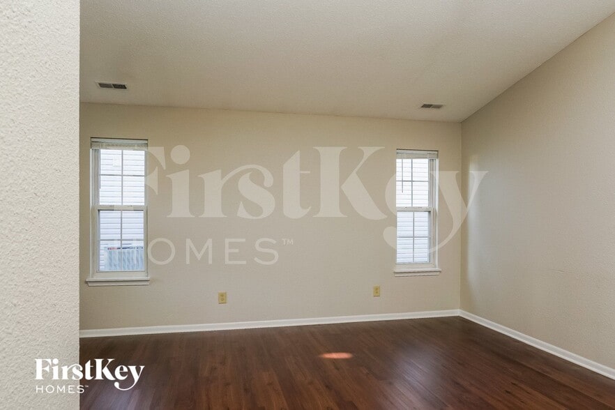 Building Photo - 1880 Long Lake Dr