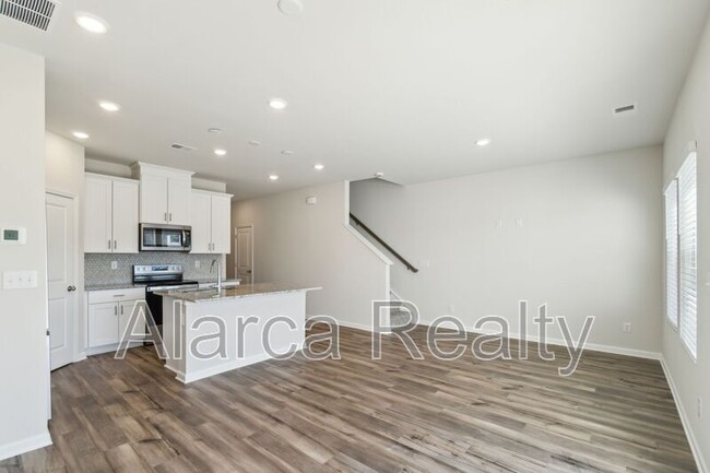 Building Photo - 1033 Plumcrest Dr