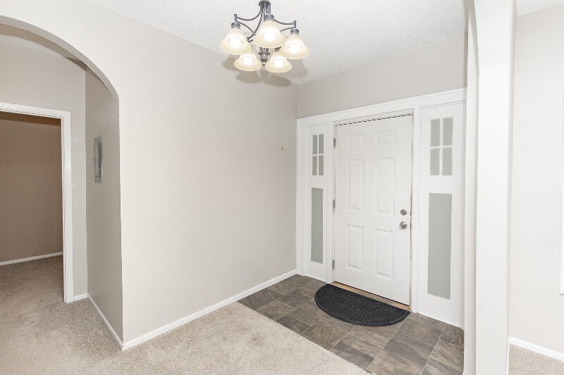 Building Photo - 344 6th Ave S