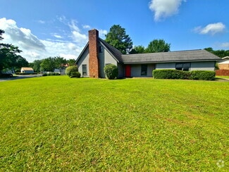Building Photo - 300 Esplanade Dr