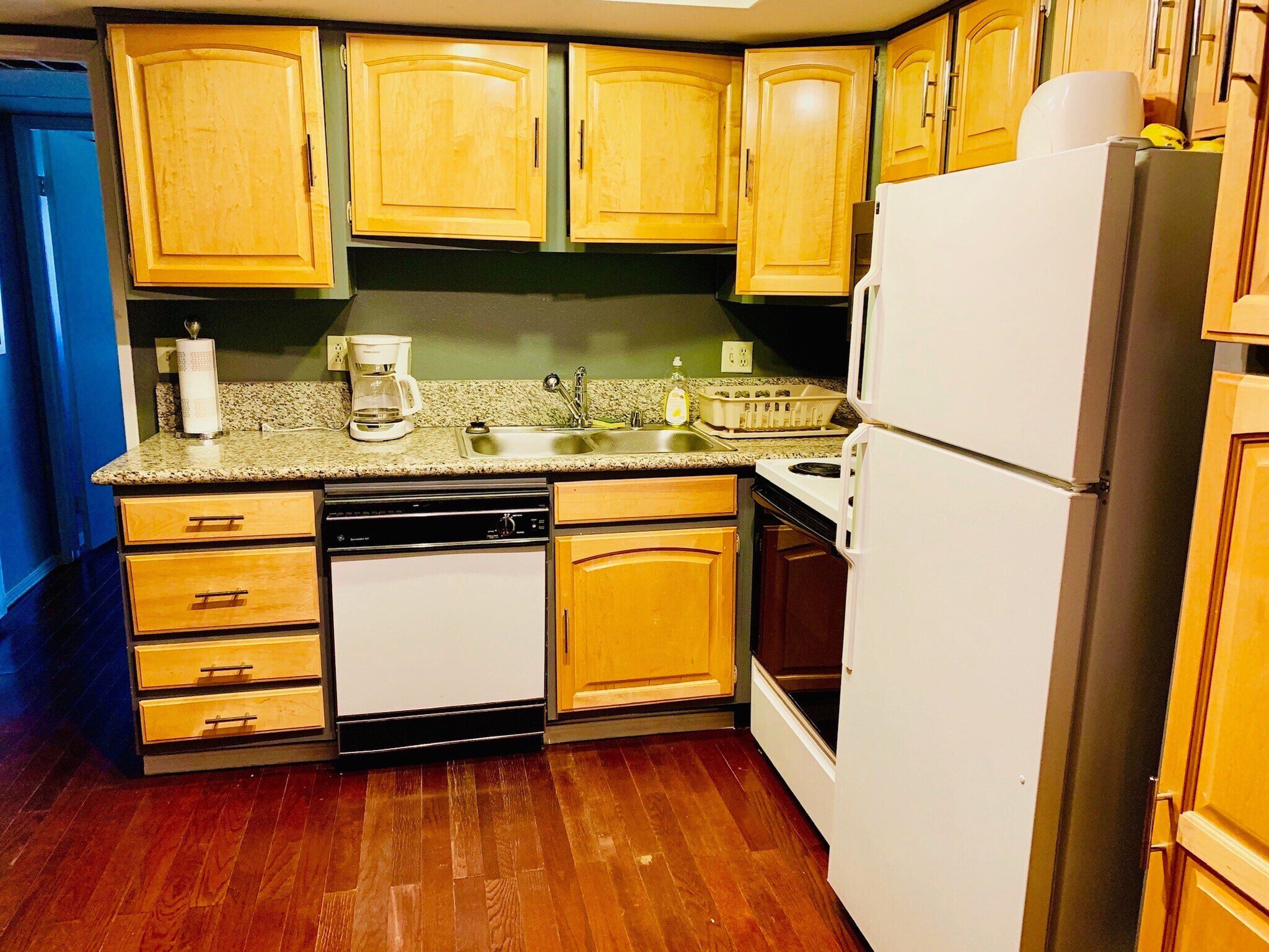Kitchen - 9653 Spyglass Ave