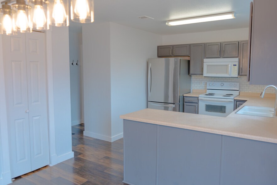 Building Photo - 307 Benton St