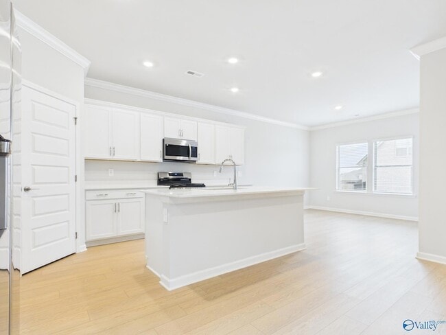 Building Photo - 17993 Longleaf Dr