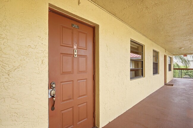 Building Photo - 2039 Coral Ridge Dr