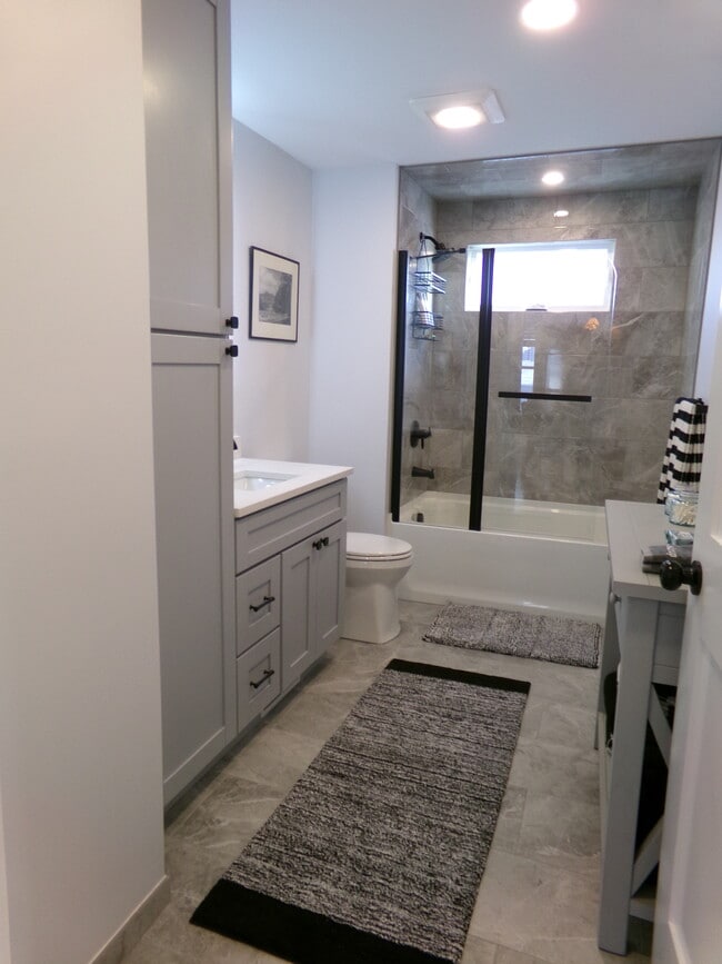 Building Photo - 8 Water St