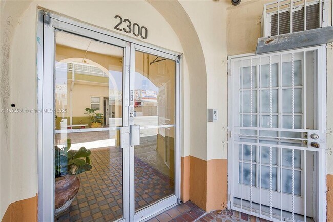 Primary Photo - 2300 W Flagler St