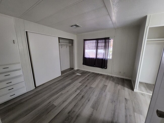 Building Photo - 6225 Tigerflower Dr